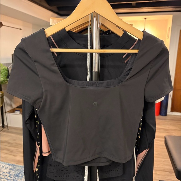 Lululemon Wunder Under SmoothCover Square-Neck T-Shirt - Picture 7 of 7